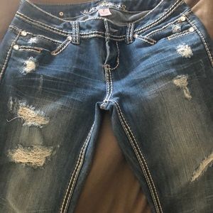 Almost famous capris size 7